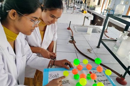 Exploring chemistry in 3D